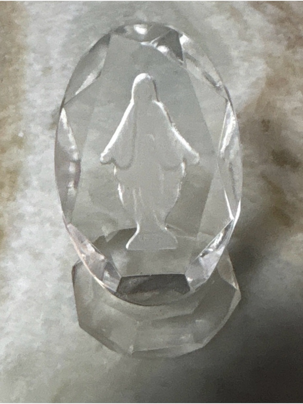 Laser Cut Etched Glass Prism Cube of Mary Glass Paperweight